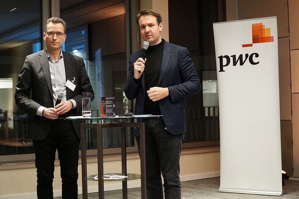 Niklas Wilke und Florian Nöll von PwC stellten die Hamburg-Daten aus dem Deutschen Startup Monitor vor.