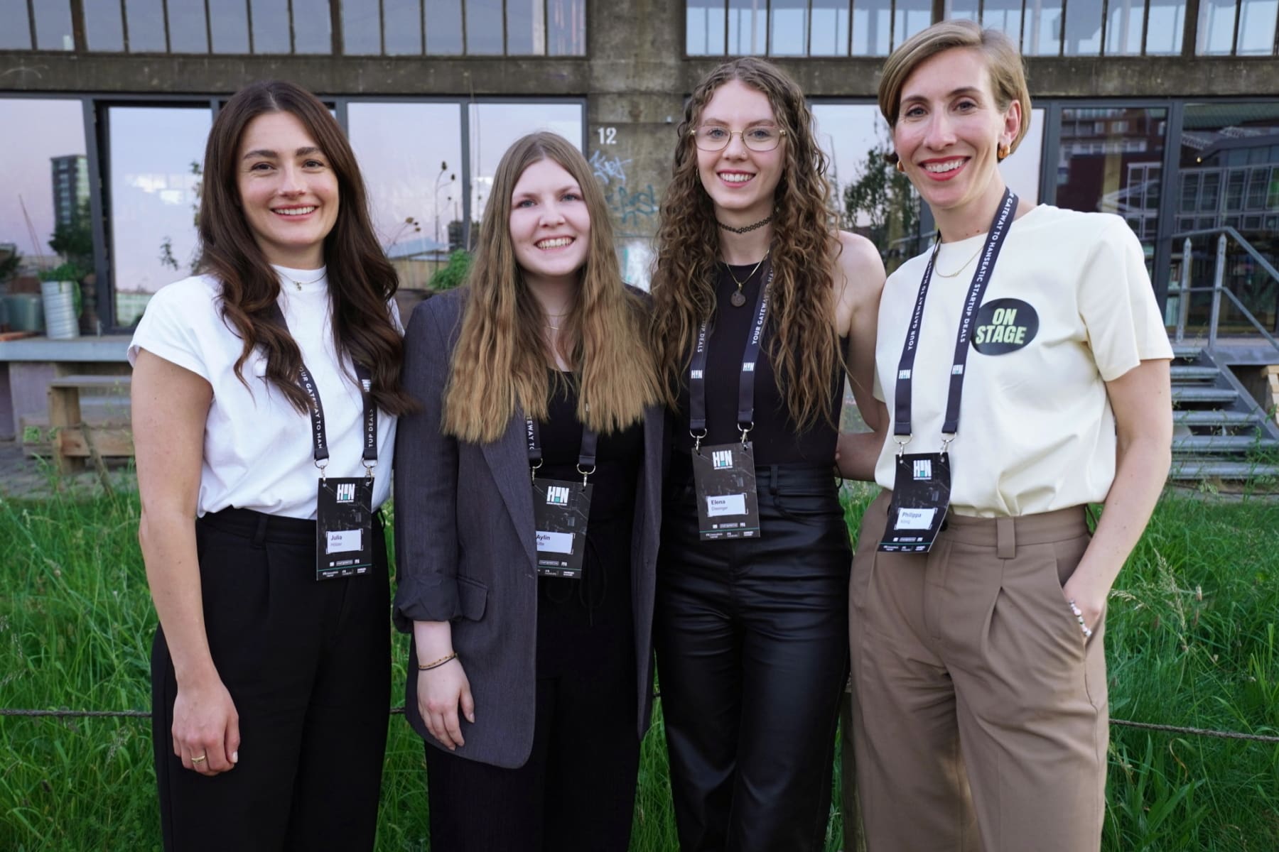 Die Top 3 vom Hamburger Halbfinale Female StartAperitivo 2024: Julia Hölzer (greenspot), Elena Dwenger und Aylin Kitt (HandsOn!) und Philippa Koenig (Manti Manti)