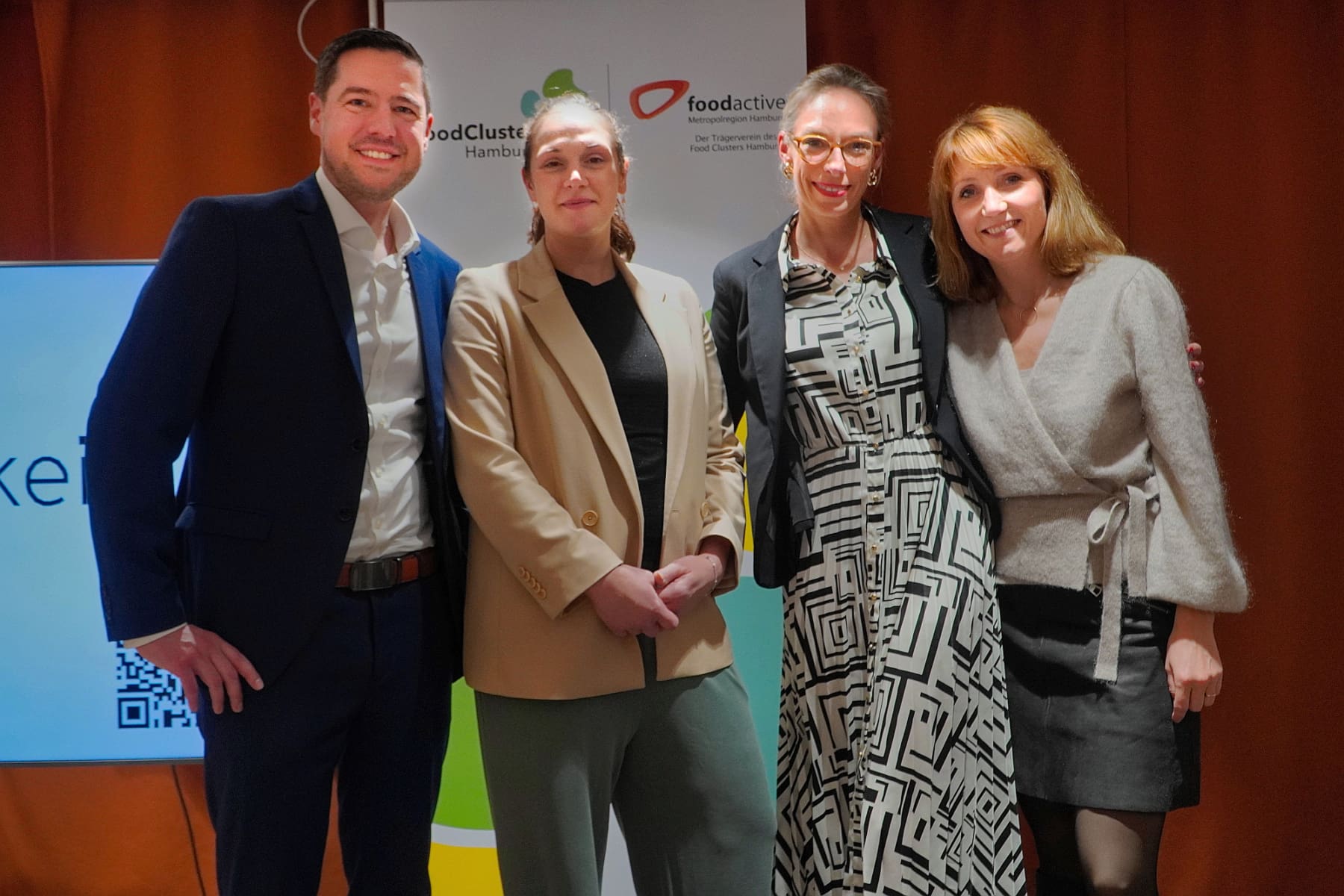 Sascha Taube, Anke Spree (Project Manager foodactive), Annika Schröder (Geschäftsführerin foodactive) und Sina Gritzuhn (Geschäftsführerin Hamburg Startups)